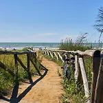 One Bedroom Coastal Flat - Beahost * Бібіоне